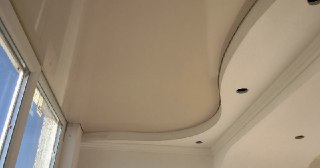 Натяжной потолок на балкон Бийск, цена 6126 руб.